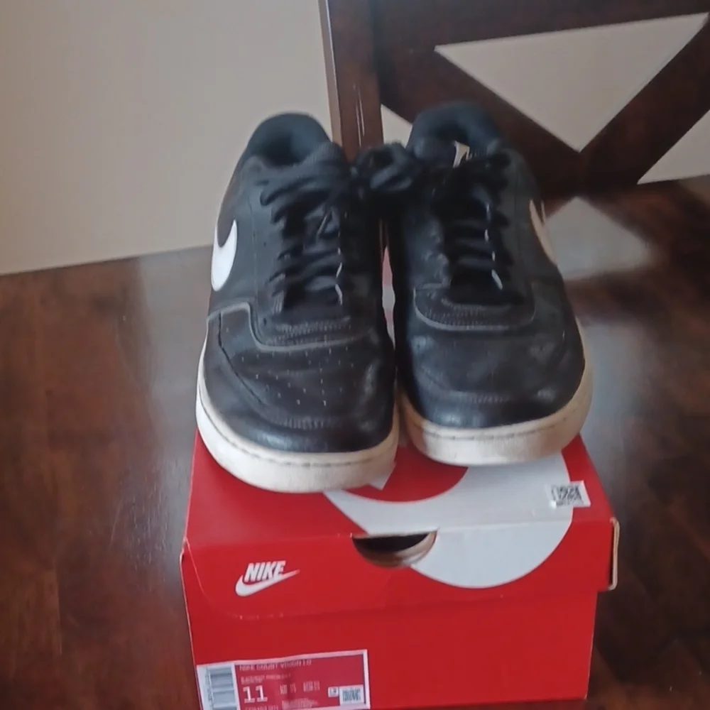 - Men's Nike Court vision shose - Picture 2 of 9